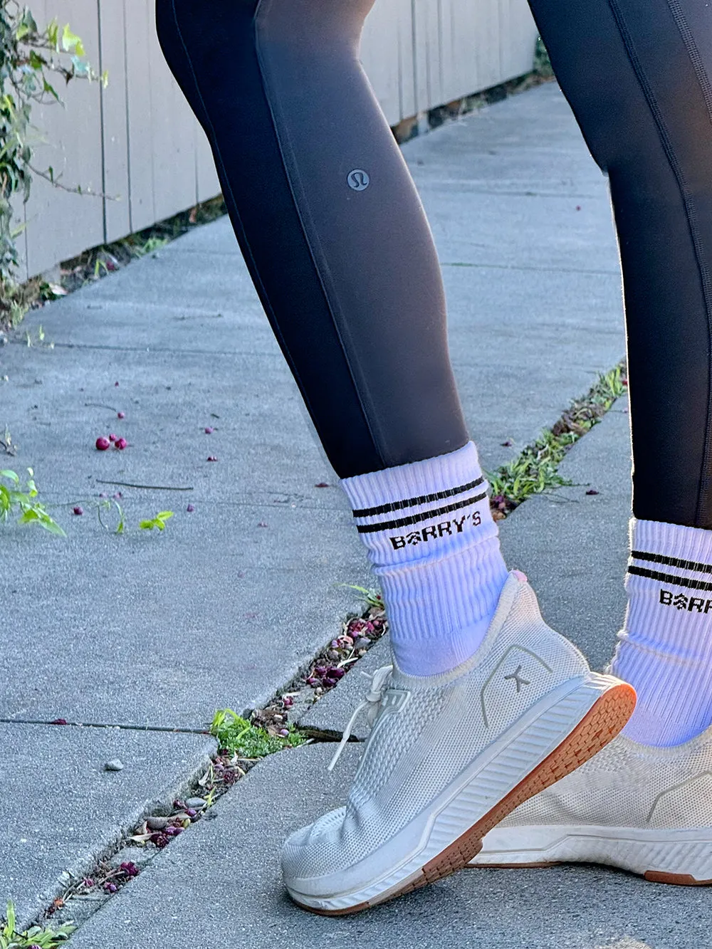 BARRY'S TWO PACK WHITE/BLACK STRIPE SOCKS