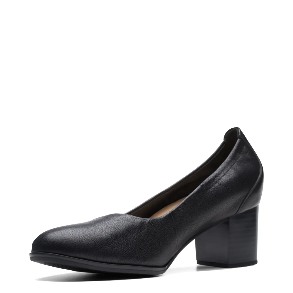 Clarks Women's Loken Step Leather Heeled Pump in Black