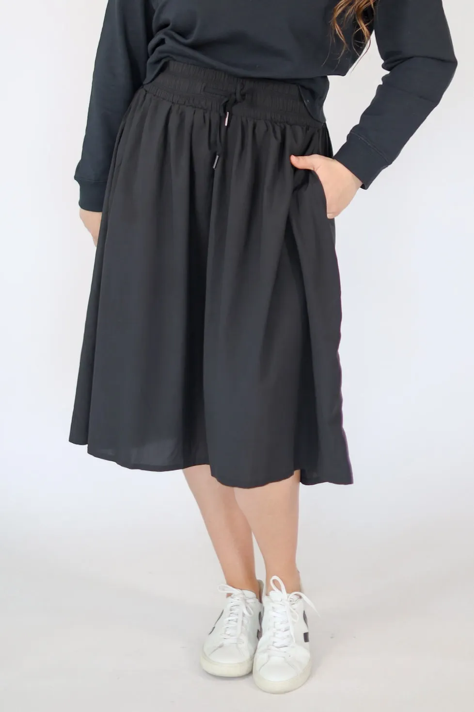 Drawstring Tech High Rise Skirt-Black