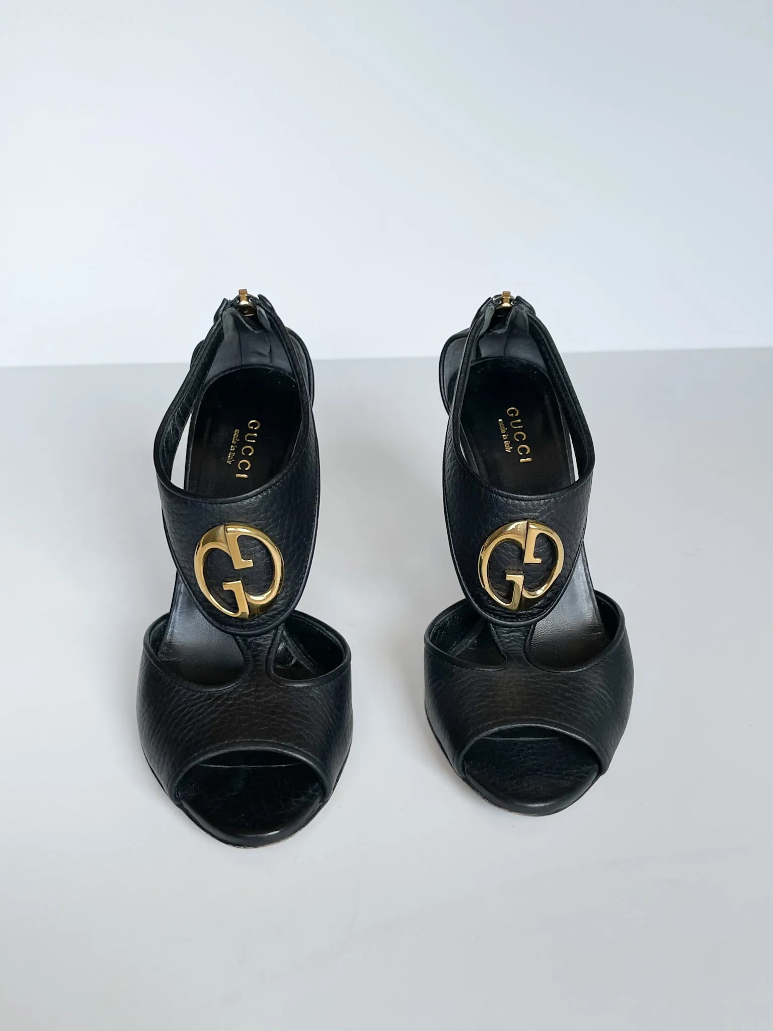 GUCCI Black Genuine Leather Logo Peeptoe 4" Heels - Size 35