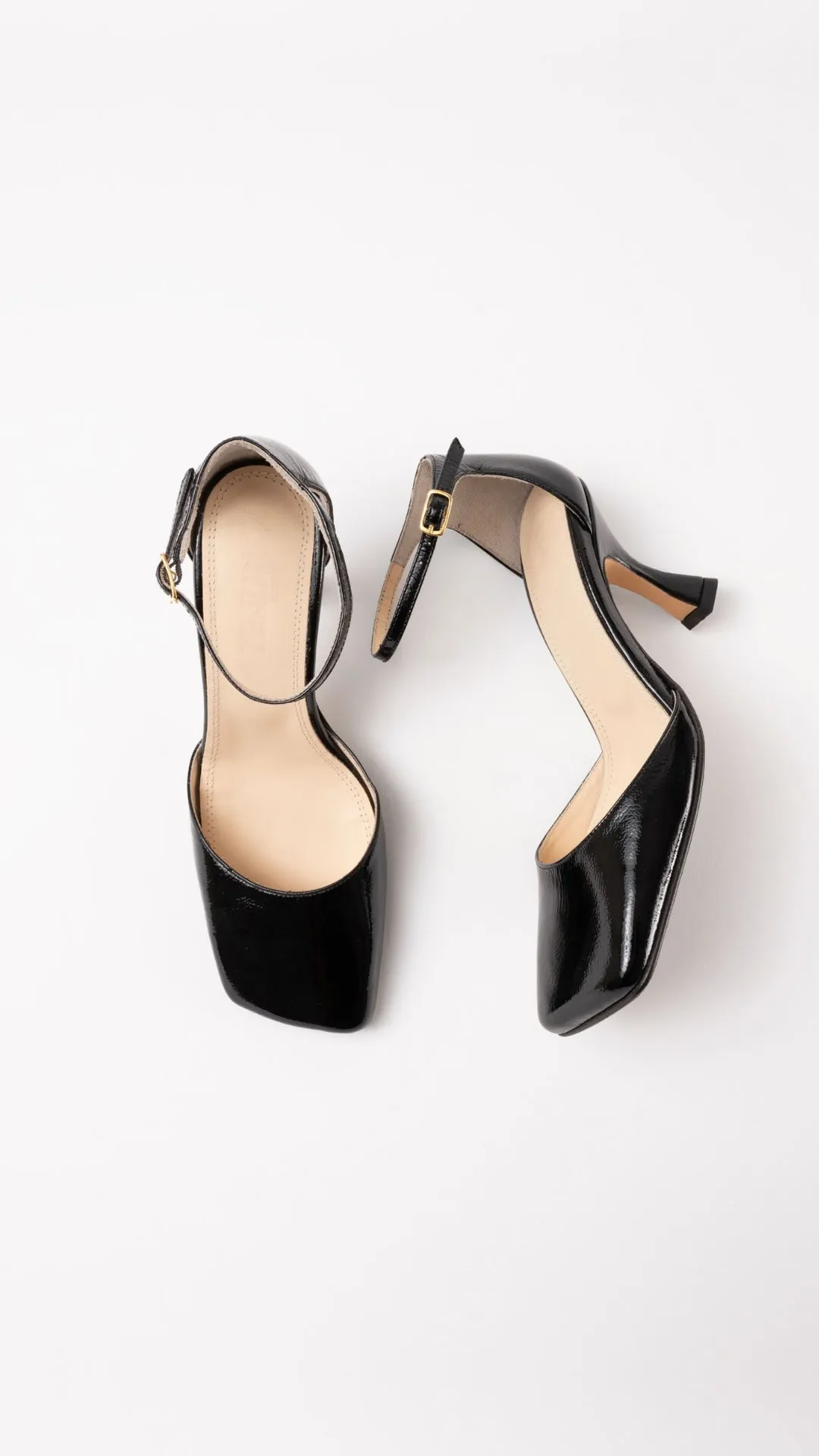 LAURA - Black Patent Leather Pumps