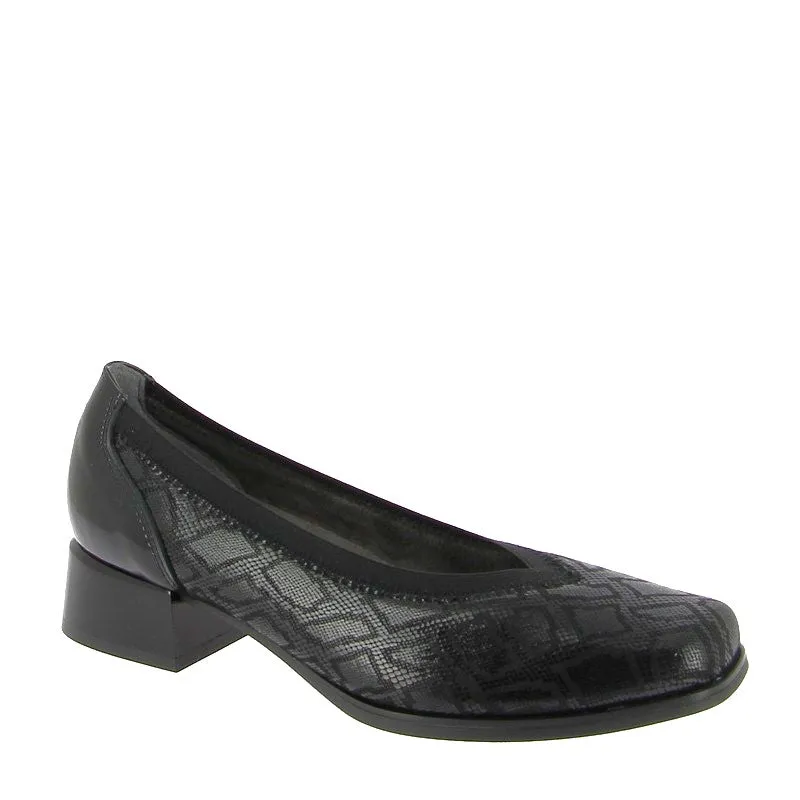 Pitillos 5424 Black Pump