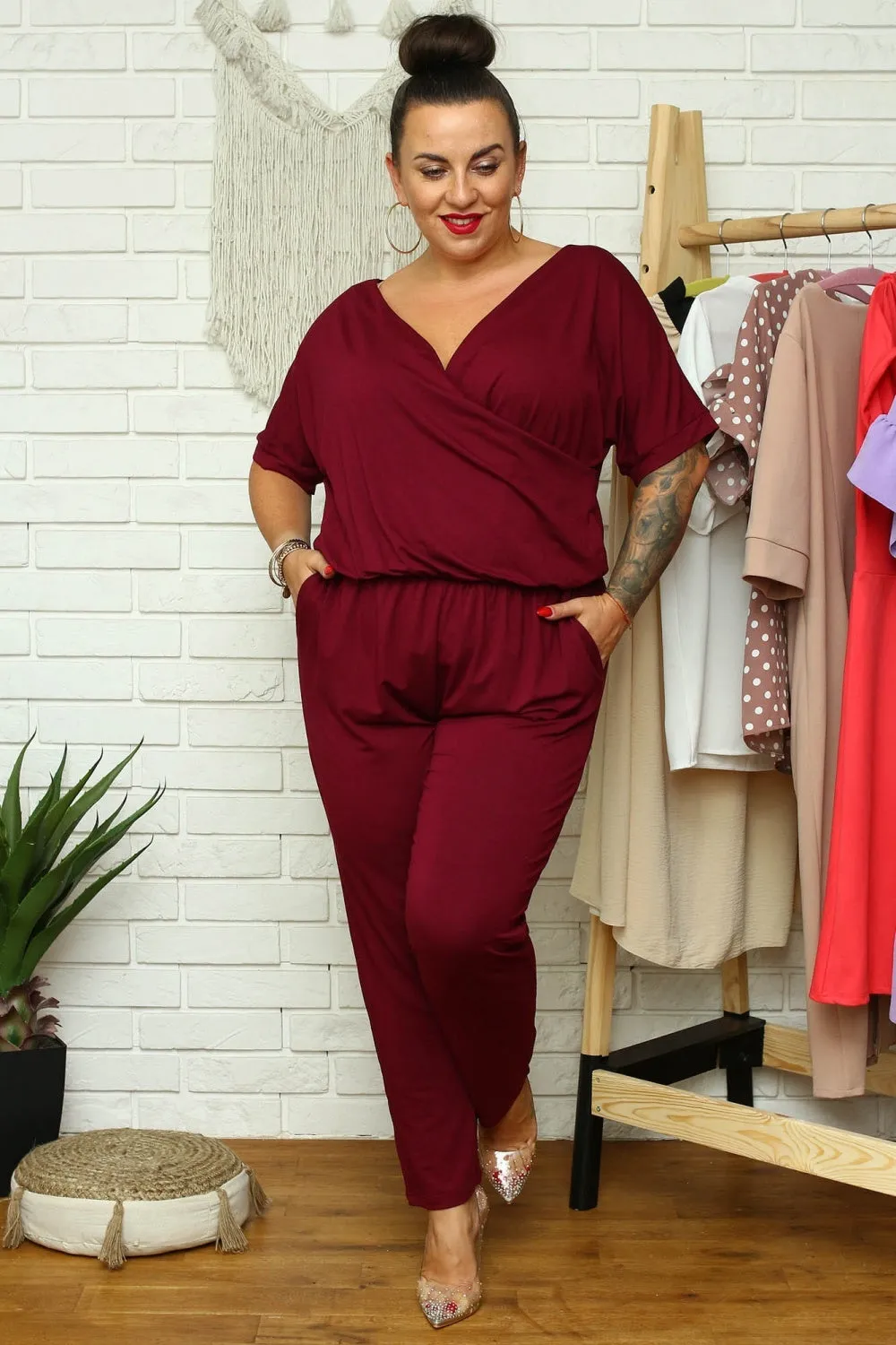 red - Suit plus size model 169204 Karko