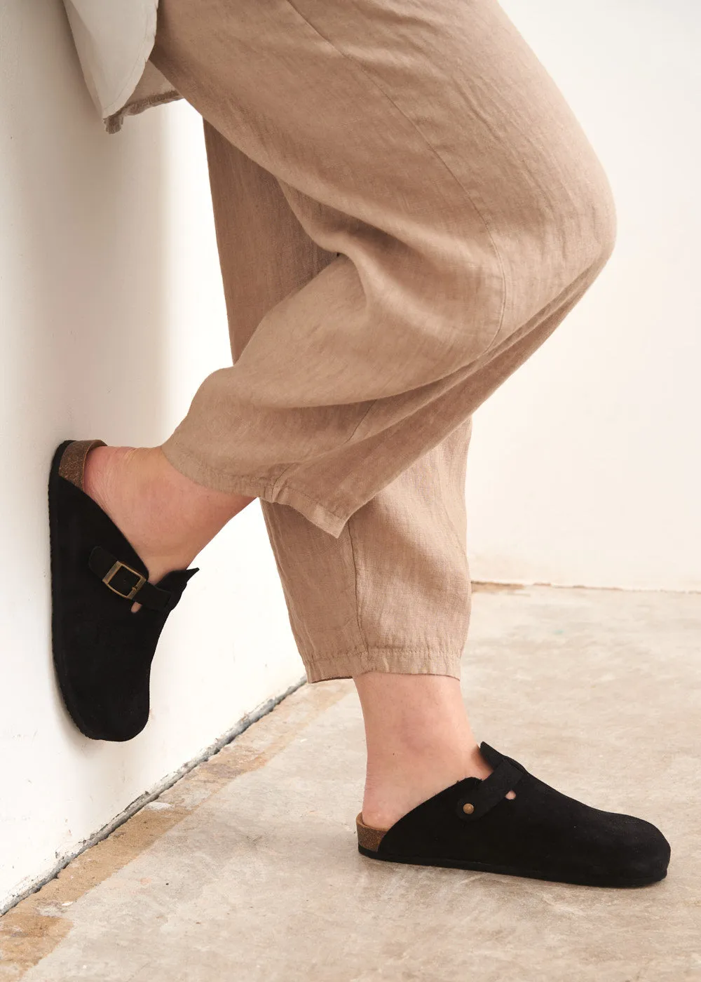 TERRA SUEDE CLOG - BLACK