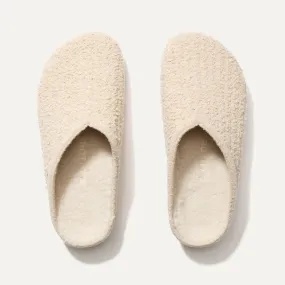 The Cozy Clog - Honeybun Bouclé. Optimize the title of this e-commerce product and return a version with descriptive modifiers.

Optimized Title: Warm and Plush Honeybun Bouclé Cozy Clog Slippers